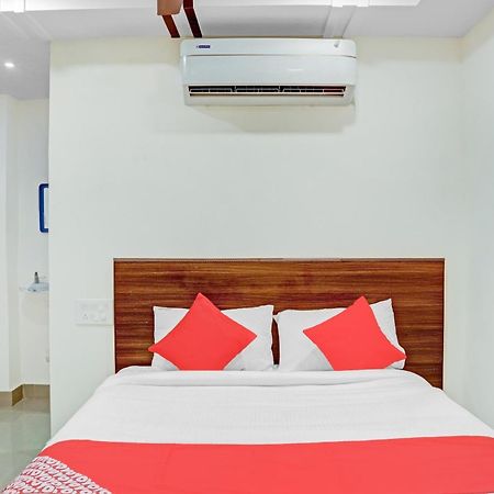 Super Hotel O Ramya Inn Warangal Exteriör bild